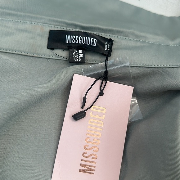 MISGUIDED DEEP CUFF SLIM FIT DRESS SHIRT IN SAGE - Picture 10 of 11